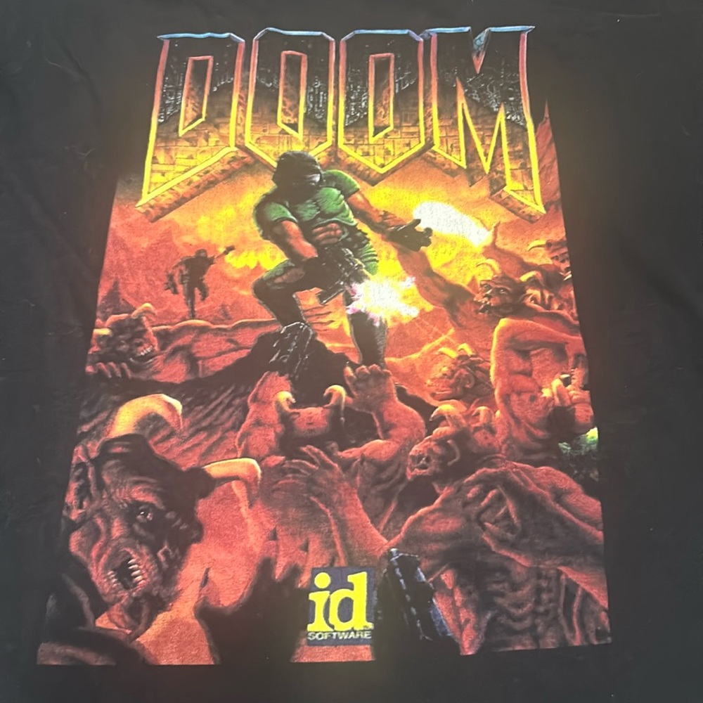 DOOM shirt size L Retro Video Game